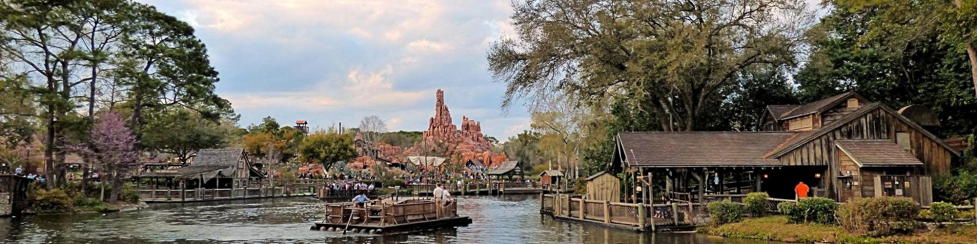 Boat to Tom Sawyer Island